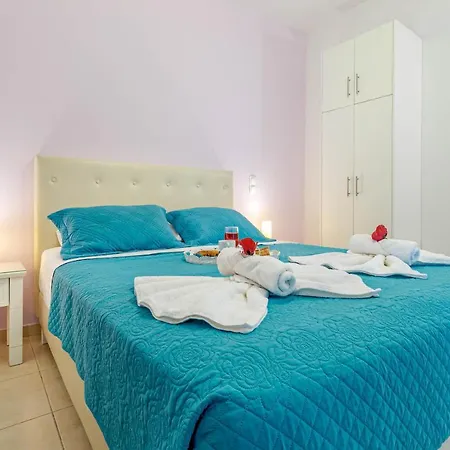 Palapart Gikas * Guviá