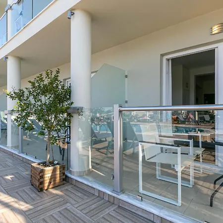 Palapart Gikas Apartman Guviá